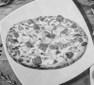 Onion Tomato Pizza