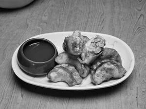 Veg  Fried Momos (4 pieces)
