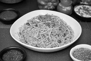Sizzling Veg Hakka Noodles