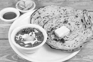 Shahi Paneer With  Laccha Paratha