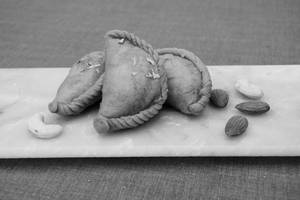 Gujiya