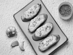 GARLIC TOAST