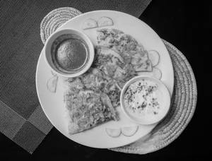 Pyazi Paratha with Sabji & Curd