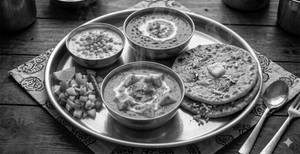 Paneer Paratha Thali