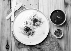 Aloo Tikki Chaat + Dahi Bara (1 Plate Each)