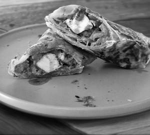 Double chikken  Cheese  Roll