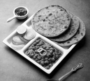 Aloo Paratha With Choley
