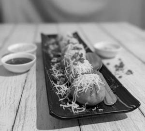 Cheese Topped & Tossed Veg Momo                                