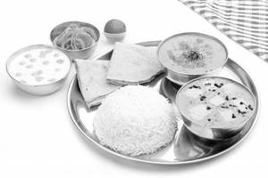 Methi Malai Paneer & Yellow Dal With Roti Or Rice