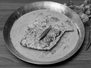 Jumbo Pomfret Shorshe