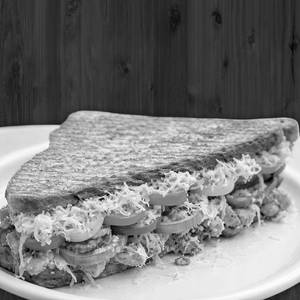 Miraki Pahadi Sandwich Bestseller