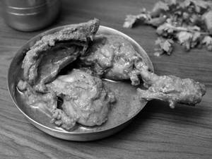 Chicken Dhakai Bhuna (3 Pcs)