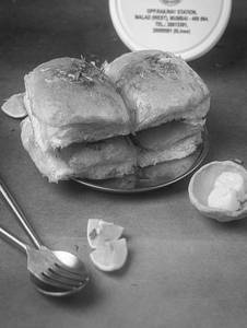 Extra Amul Pav