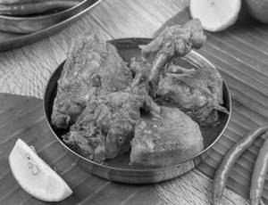 Alu Diye Chicken Er Jhol (3 Pcs)