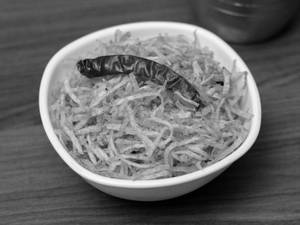 Jhur Jhure Alu Bhaja