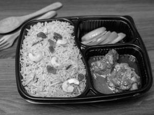 Basanti Pulao+mutton Kosha(2 Pcs)+salad Tray