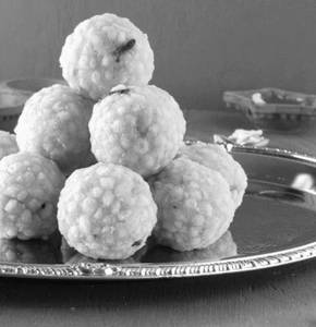 Bondhi Laddu