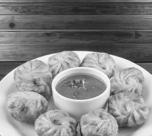 Veg fried momos