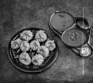 Steam chicken momos