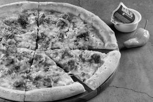 Chicken Ghee Roast Full Boast Pizza