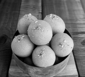 Bessan Laddu