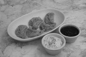 Paneer Tikka Momos (steamed)