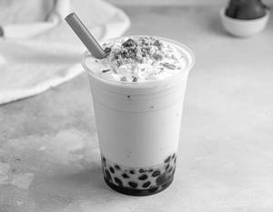 Strawberry Cream Cheese Milk Tea (tapioca)