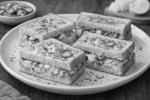 Cheese Chilli Dahi Sandwich