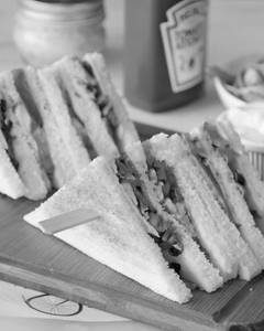 Veg club sandwich