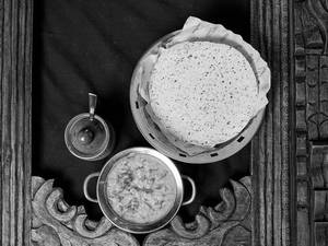 Gharwali Khichdi With Papad