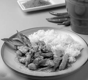 Pad Phed Gai ( Thai Red Curry Chicken Stir-fry With Steamed Rice )