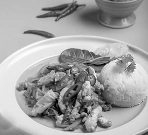Pad King Hed Gai ( Thai Chilli Ginger Chicken Stir-fry With Steamed Rice )