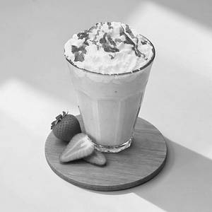 Strawberry Frappe (350ml)