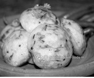 Kuzhi Panniyaram (4 Pc)