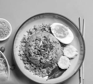 Khao Pad Phet Kai ( Thai Spicy Egg Fried Rice )