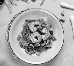 Pad Ka Prao Kung Tod ( Crispy Prawns With Thai Basil )