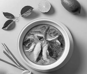 Tom Yum Nam Sai Gai ( Clear Thai Hot & Sour Chicken Soup )