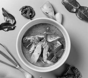 Tom Yum Gai ( Spicy & Tangy Thai Chicken Soup )