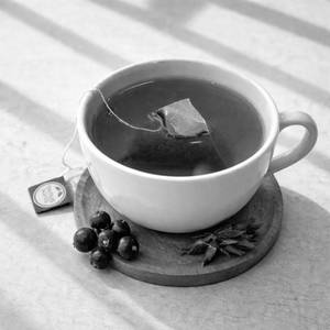 Blackcurrant Hibiscus Tea (250ml)