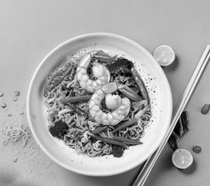 Bah Mee Pad Kee Mao Kung ( Spicy Chilli Garlic Prawn Ramen )