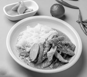 Pad Kiew Wan Gai ( Thai Green Curry Chicken Stir-fry With Steamed Rice )