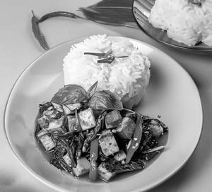 Pad Ka Prao Veg ( Thai Basil Tofu Stir-fry With Steamed Rice )