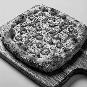 Fiery Chicken Pizza
