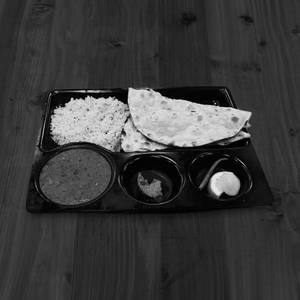 Dal Makhan With 1 Butter Naan And Jeera Rice
