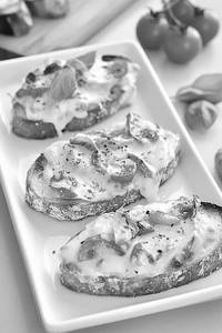Bruschetta Garlic Bread