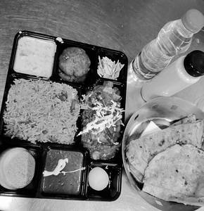 Maharaj Veg Thali [8cp]