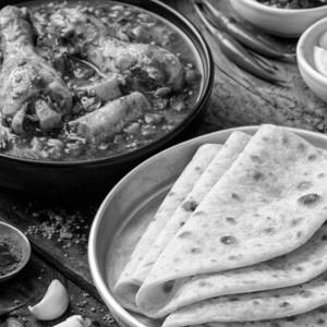 Chicken Masala with 4 Butter Chapati and Green Salad