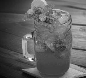 Flirty Grenadine Mojito
