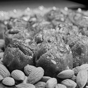 Badam Pinni