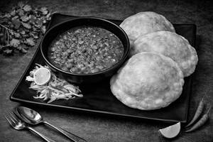 Amritsari Chole Poori